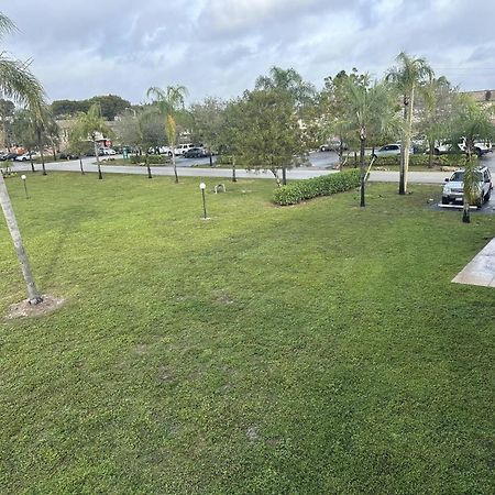 Room In Apartment - The Sample Rd Retreats Pompano Beach Buitenkant foto