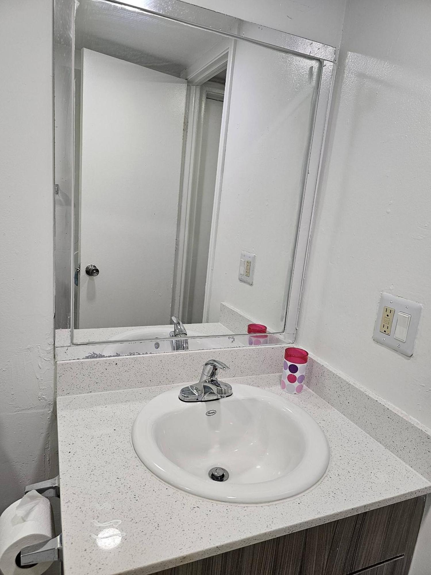 Room In Apartment - The Sample Rd Retreats Pompano Beach Buitenkant foto